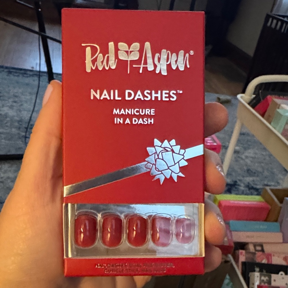 Red Aspen Nail Dashes - SHORT SQUOVAL - Berries + Bows, Brandi